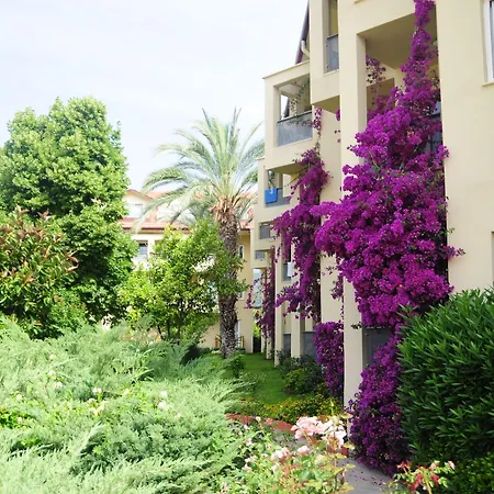 Queen's Park Le Jardin אתר נופש קמר