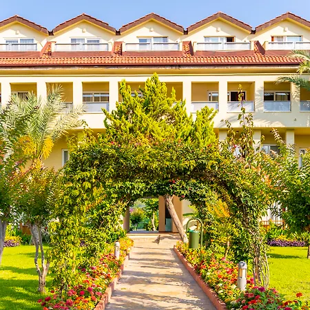 אתר נופש Queen's Park Le Jardin