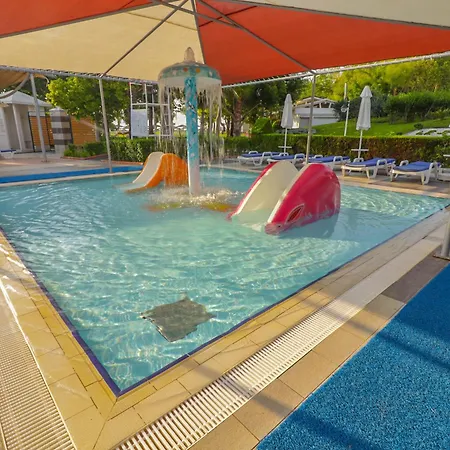 Queen's Park Le Jardin 5* קמר