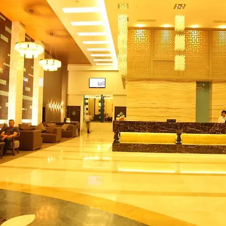אתר נופש Queen's Park Le Jardin 5*