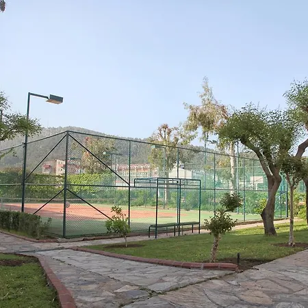 אתר נופש Queen's Park Le Jardin