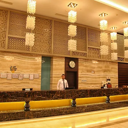 אתר נופש Queen's Park Le Jardin