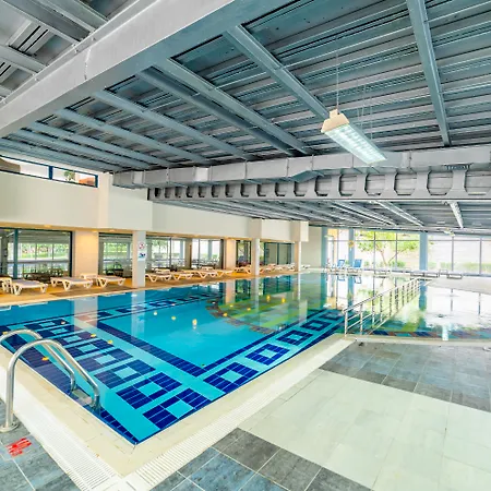 Resort Queen's Park Le Jardin 5*